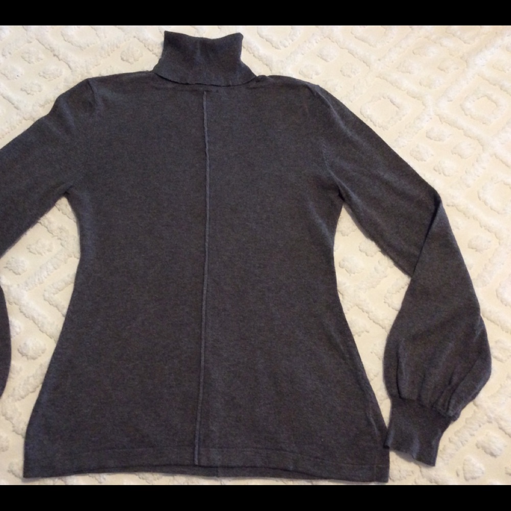CAbi gray cotton turtleneck